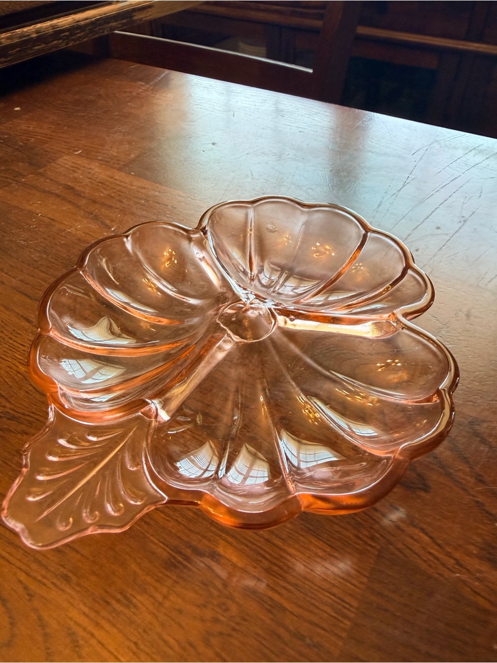 Vintage Pink Jeannette Glass Co Glass Leaf Divided Jewelry Ring Candy Dish